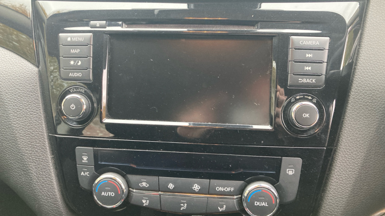 Nissan Qashqai 1.3 DiG-T Acenta Premium 5dr Petrol Hatchback